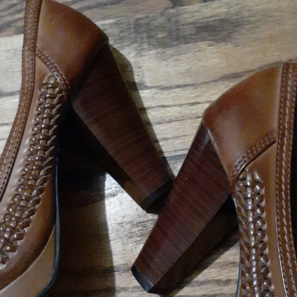 American Eagle 5" high heels - Picture 2 of 6
